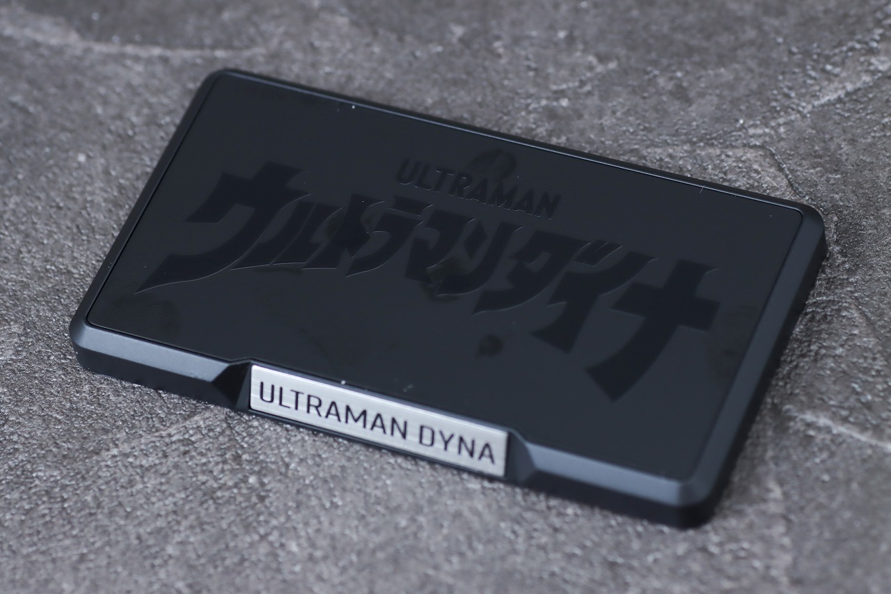 alphamax　ウルトラマンダイナ フラッシュタイプ　レビュー　付属品　台座