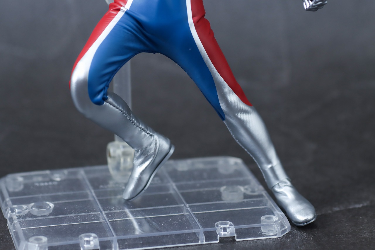 alphamax　ウルトラマンダイナ フラッシュタイプ　レビュー　可動範囲