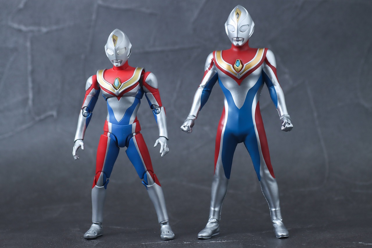 alphamax　ウルトラマンダイナ フラッシュタイプ　レビュー　本体　S.H.フィギュアーツ　真骨彫製法　比較