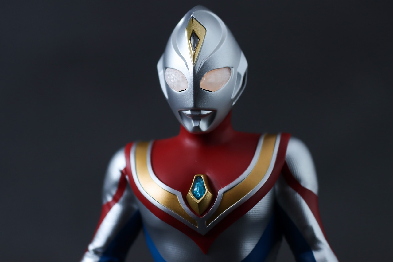 alphamax　ウルトラマンダイナ フラッシュタイプ　レビュー　ライトアップ