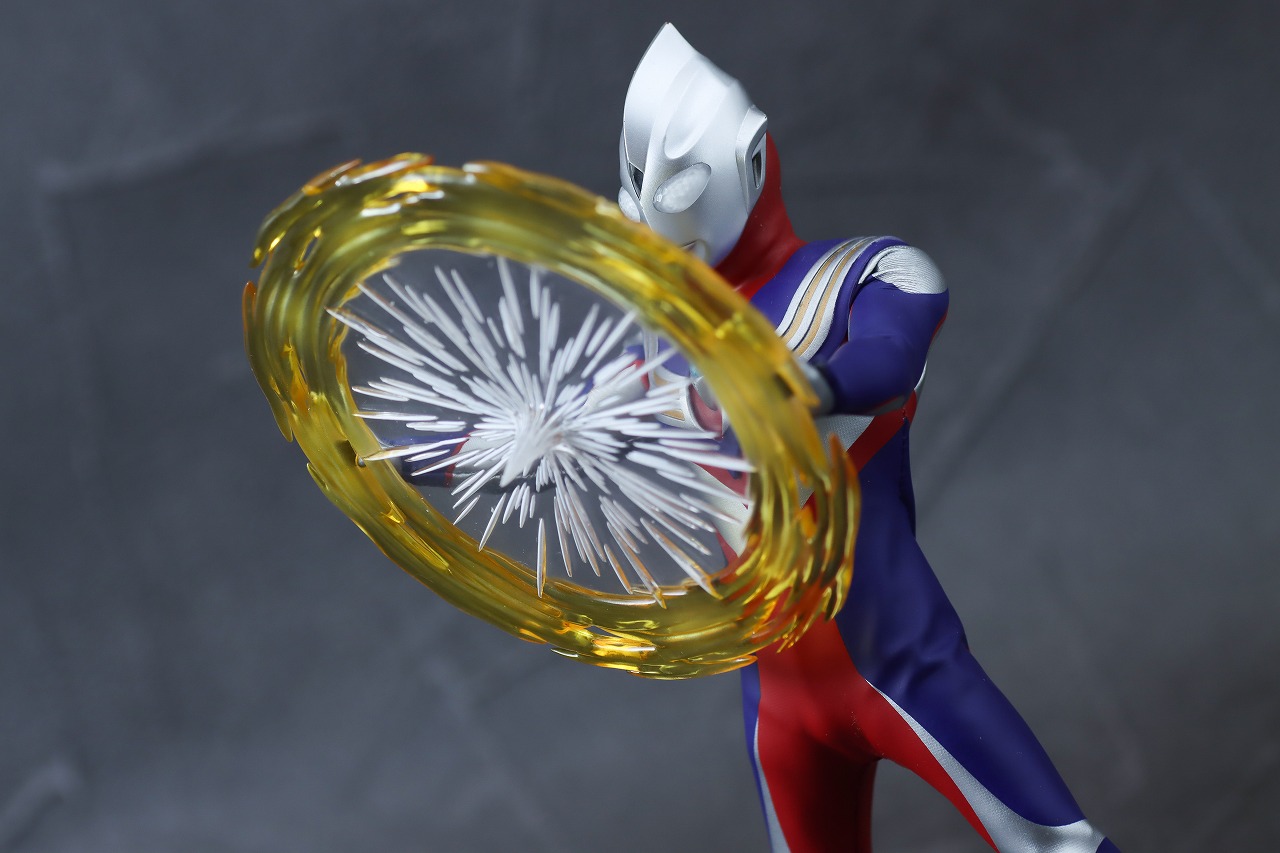 alphamax　ウルトラマンダイナ フラッシュタイプ　レビュー　アクション