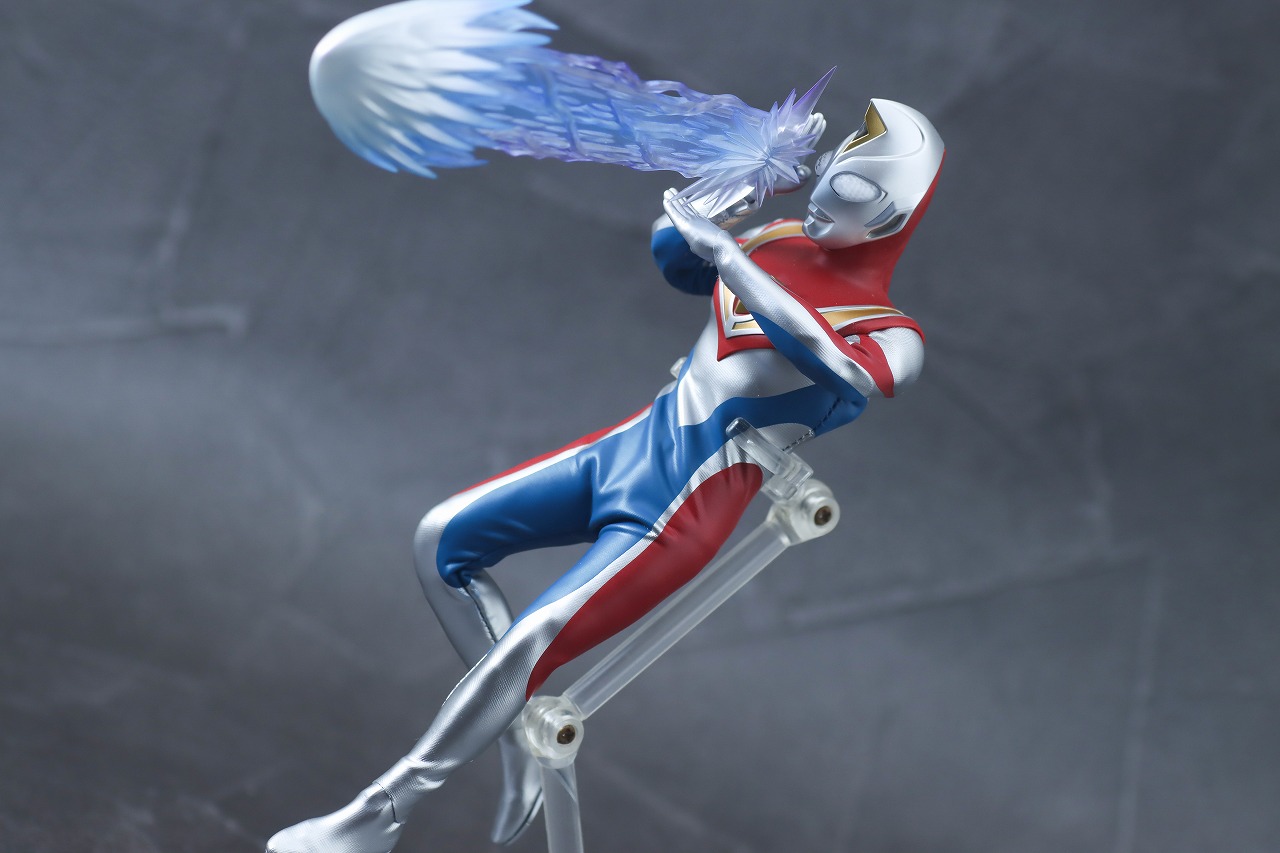 alphamax　ウルトラマンダイナ フラッシュタイプ　レビュー　アクション