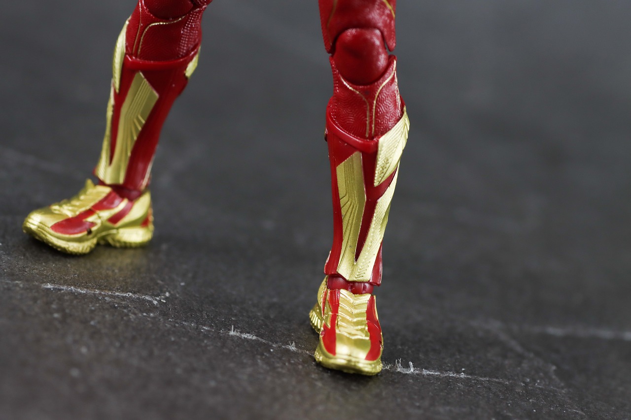 S.H.フィギュアーツ　フラッシュ（『ザ・フラッシュ』）　レビュー　本体