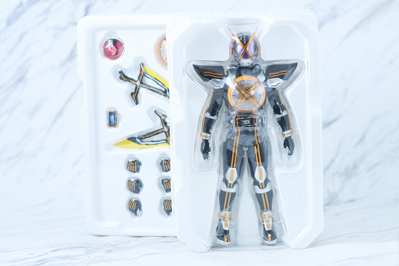 S.H.フィギュアーツ 真骨彫製法　仮面ライダーネクストカイザ　レビュー　パッケージ