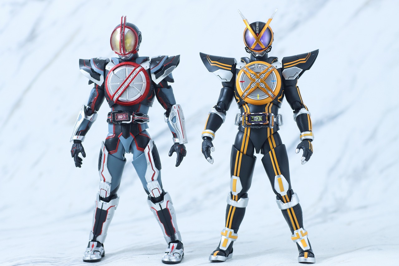 S.H.フィギュアーツ 真骨彫製法　仮面ライダーネクストカイザ　レビュー　比較　仮面ライダーネクストファイズ