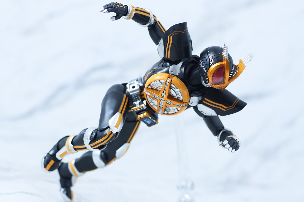 S.H.フィギュアーツ 真骨彫製法　仮面ライダーネクストカイザ　レビュー　アクション　アクセルフォーム