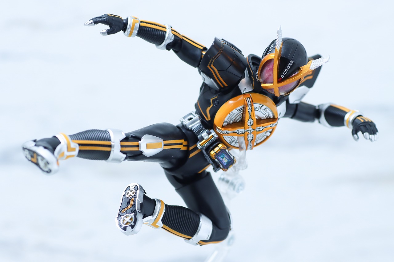 S.H.フィギュアーツ 真骨彫製法　仮面ライダーネクストカイザ　レビュー　アクション　アクセルフォーム