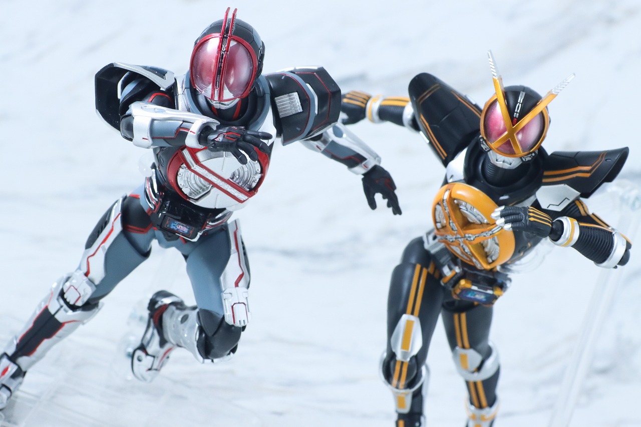 S.H.フィギュアーツ 真骨彫製法　仮面ライダーネクストカイザ　レビュー　アクション　アクセルフォーム　ネクストファイズ