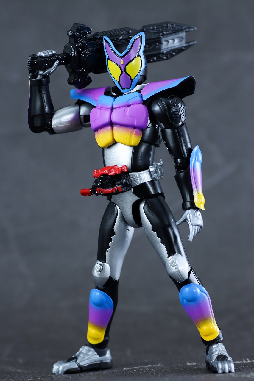 仮面ライダーアクションフィギュア　仮面ライダーガヴ ポッピングミフォーム　レビュー　アクション