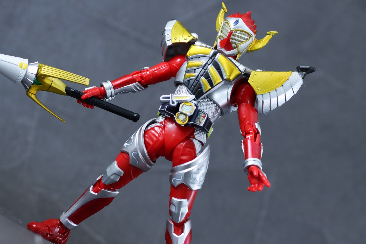 S.H.フィギュアーツ 真骨彫製法　仮面ライダーバロン バナナアームズ　レビュー　アクション