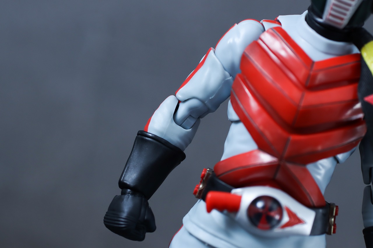 S.H.フィギュアーツ 真骨彫製法　仮面ライダーX　レビュー　本体