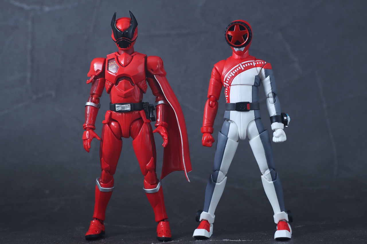 S.H.フィギュアーツ　ブンレッド　レビュー　本体　クワガタオージャー　比較