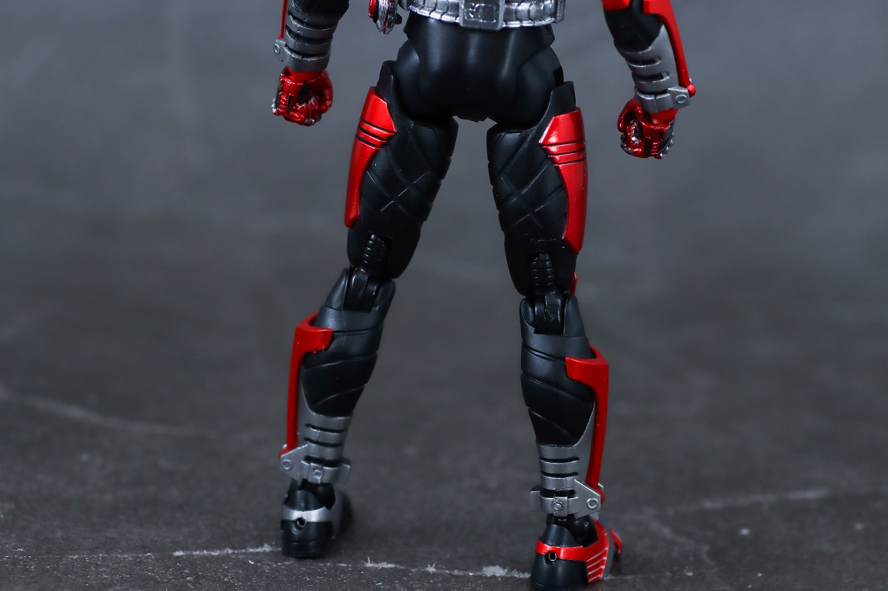 S.H.フィギュアーツ 真骨彫製法　仮面ライダーカブト ハイパーフォーム 真骨彫10th Anniversar Ver.　レビュー　本体