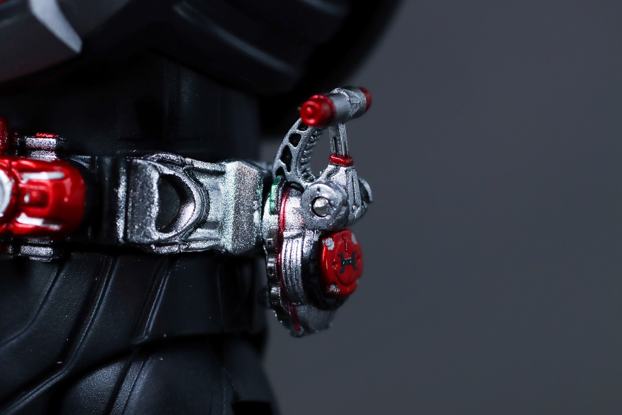 S.H.フィギュアーツ 真骨彫製法　仮面ライダーカブト ハイパーフォーム 真骨彫10th Anniversar Ver.　レビュー　本体