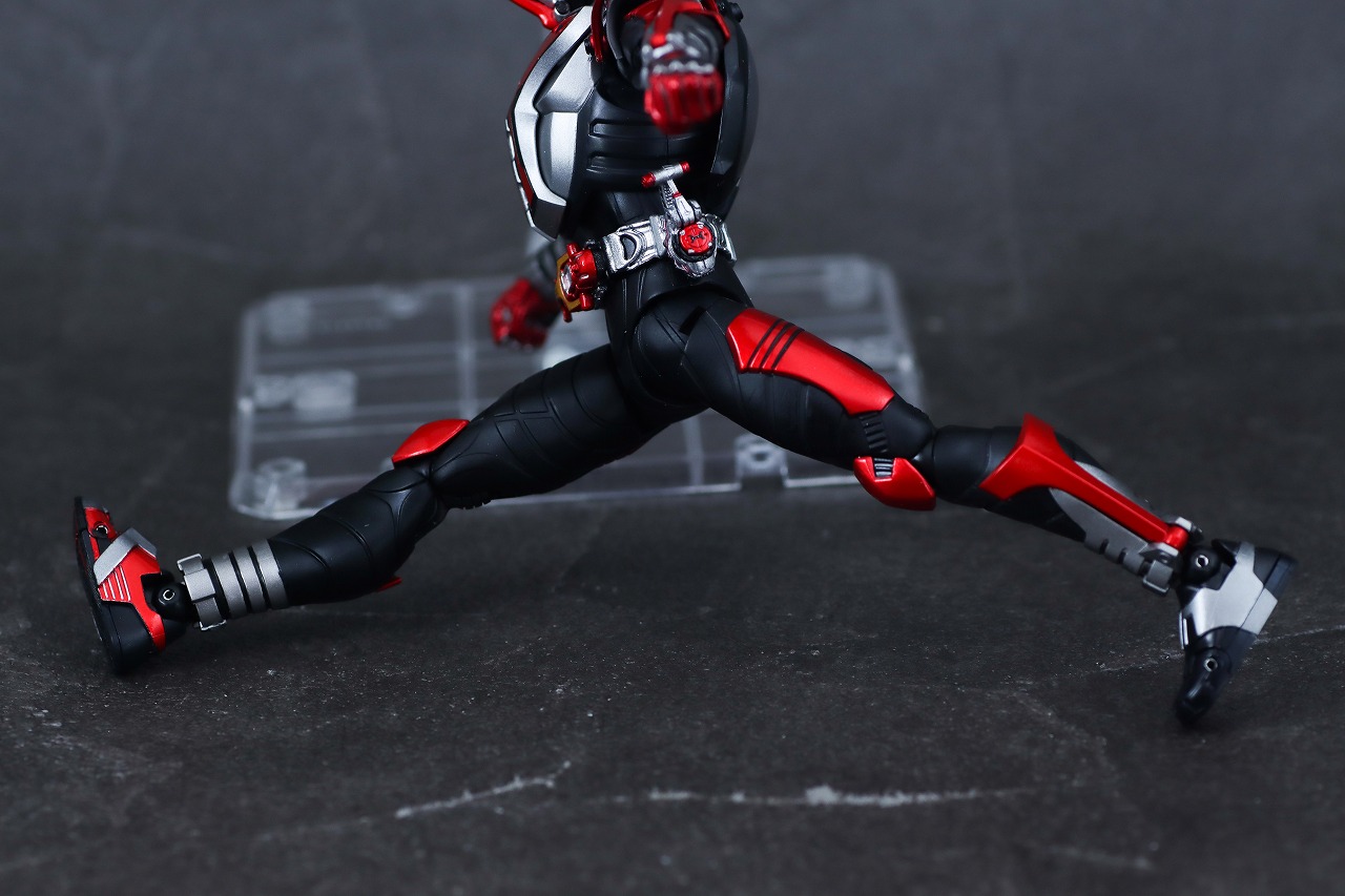 S.H.フィギュアーツ 真骨彫製法　仮面ライダーカブト ハイパーフォーム 真骨彫10th Anniversar Ver.　レビュー　可動範囲