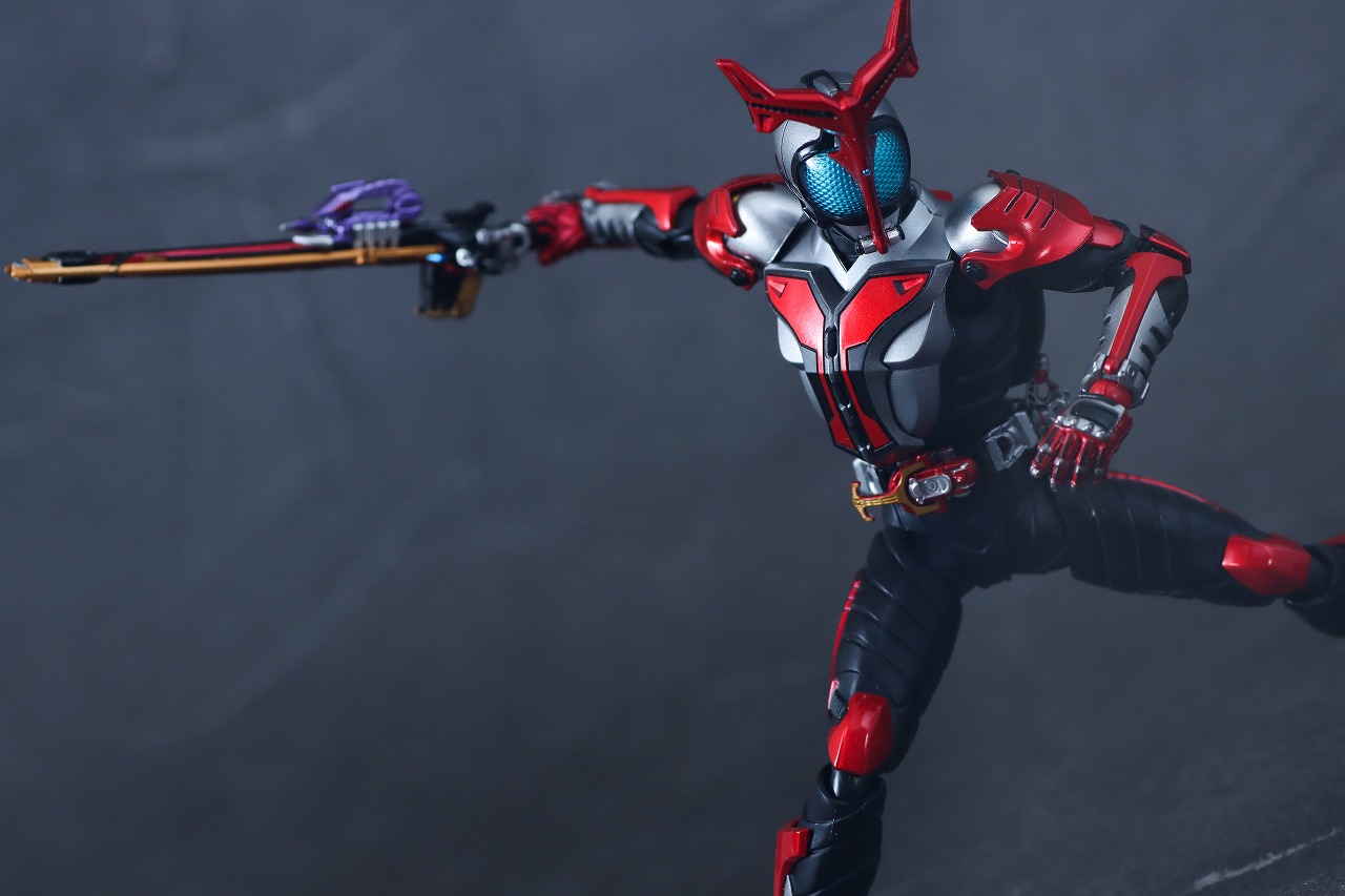 S.H.フィギュアーツ 真骨彫製法　仮面ライダーカブト ハイパーフォーム 真骨彫10th Anniversar Ver.　レビュー　アクション