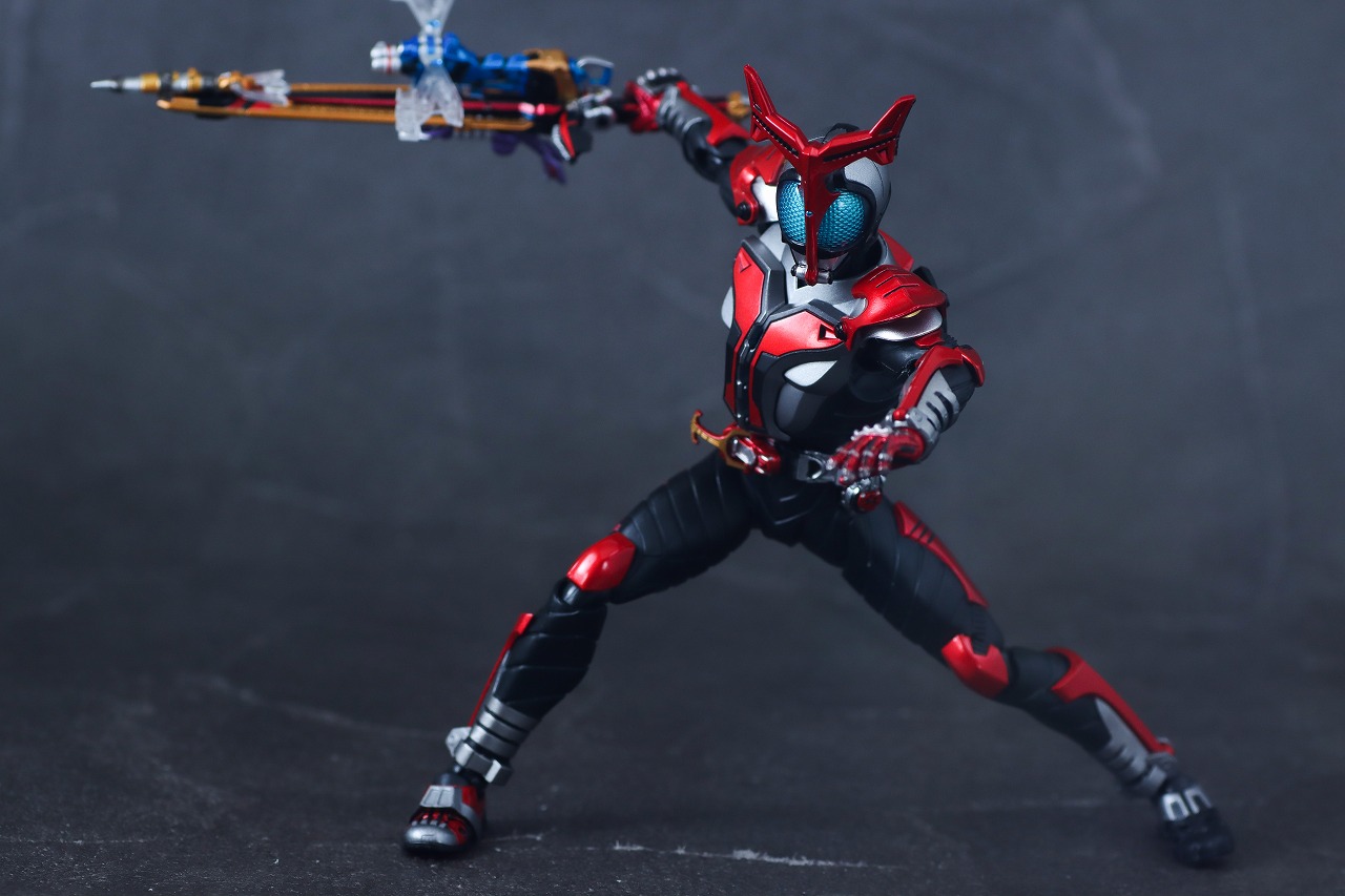 S.H.フィギュアーツ 真骨彫製法　仮面ライダーカブト ハイパーフォーム 真骨彫10th Anniversar Ver.　レビュー　アクション