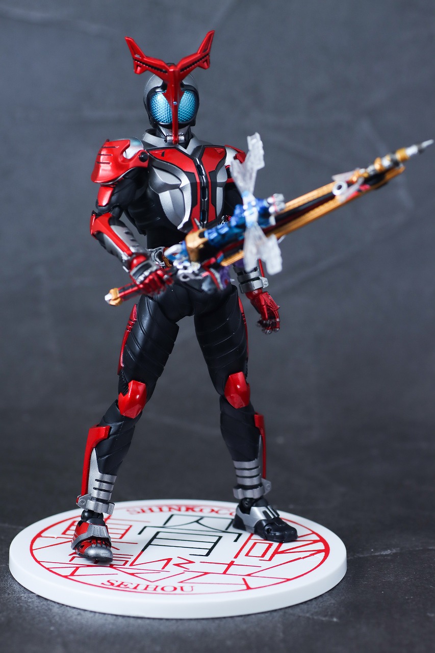 S.H.フィギュアーツ 真骨彫製法　仮面ライダーカブト ハイパーフォーム 真骨彫10th Anniversar Ver.　レビュー　アクション