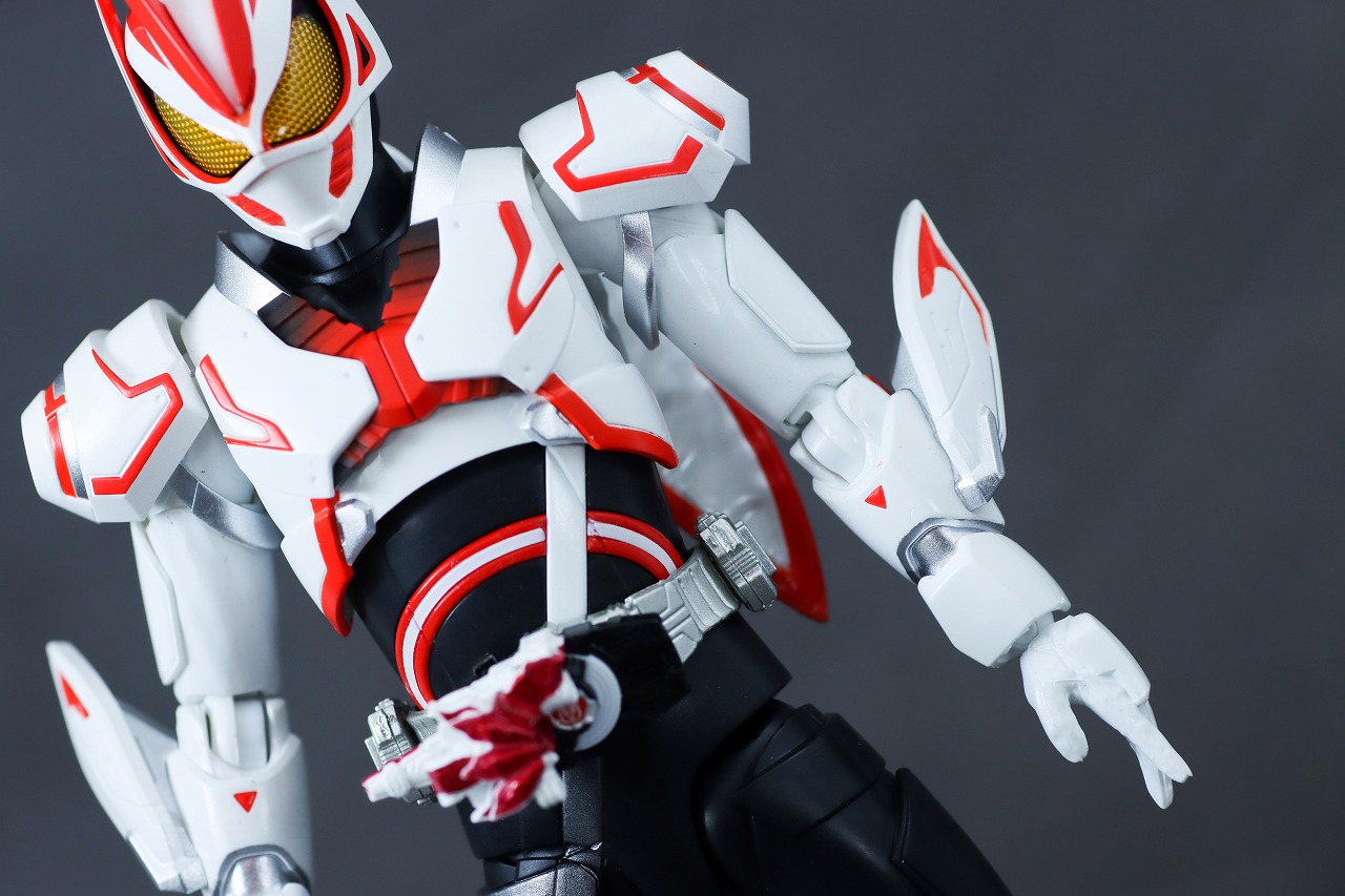 S.H.フィギュアーツ　仮面ライダーギーツ ブーストフォームマークⅢ　レビュー　本体