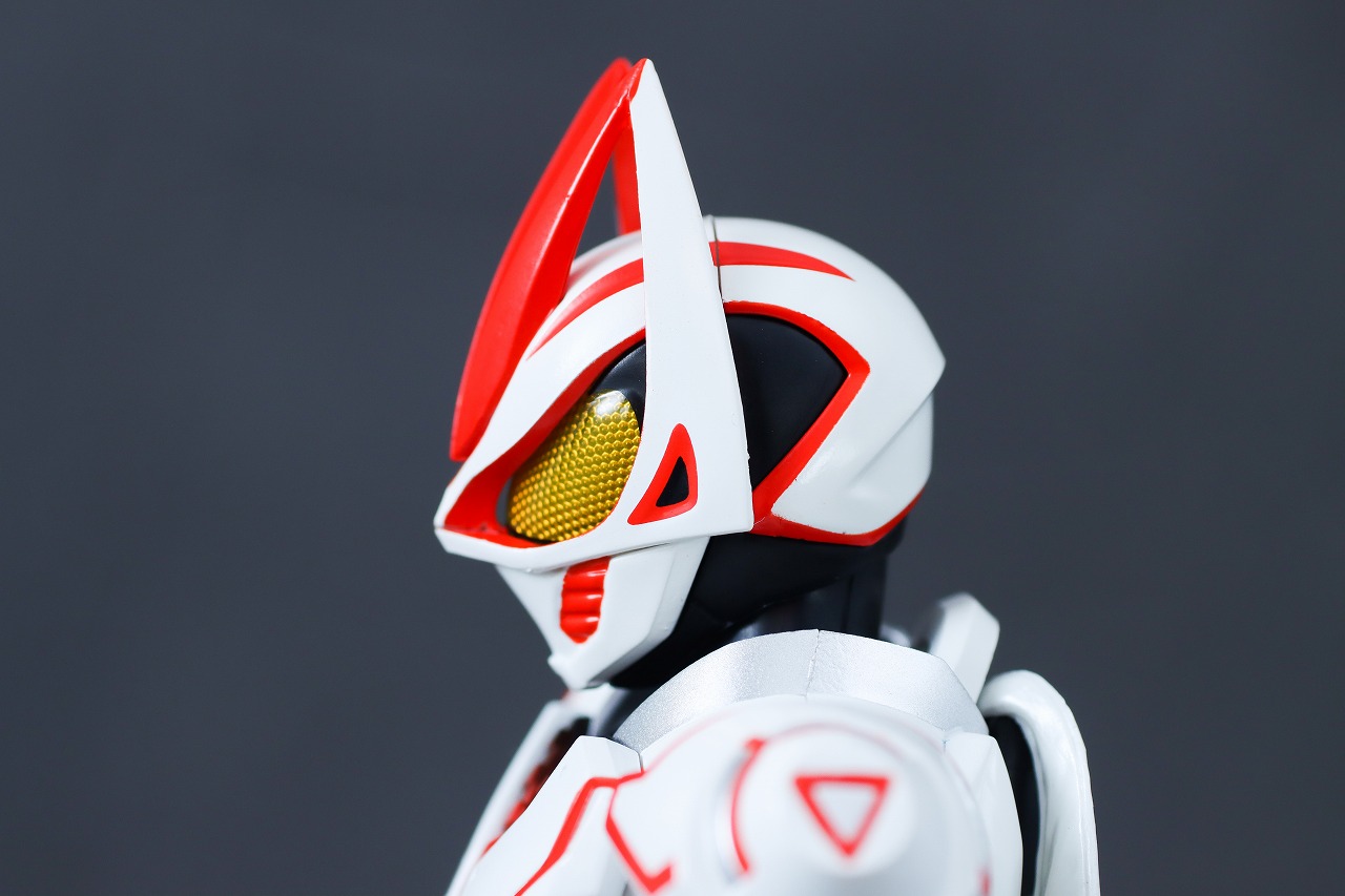 S.H.フィギュアーツ　仮面ライダーギーツ ブーストフォームマークⅢ　レビュー　本体