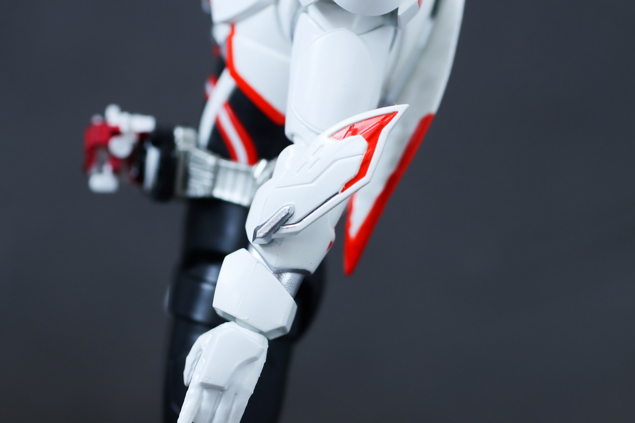 S.H.フィギュアーツ　仮面ライダーギーツ ブーストフォームマークⅢ　レビュー　本体