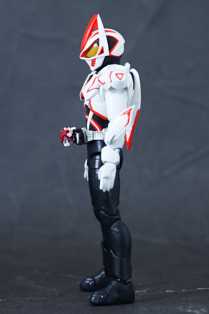 S.H.フィギュアーツ　仮面ライダーギーツ ブーストフォームマークⅢ　レビュー　本体