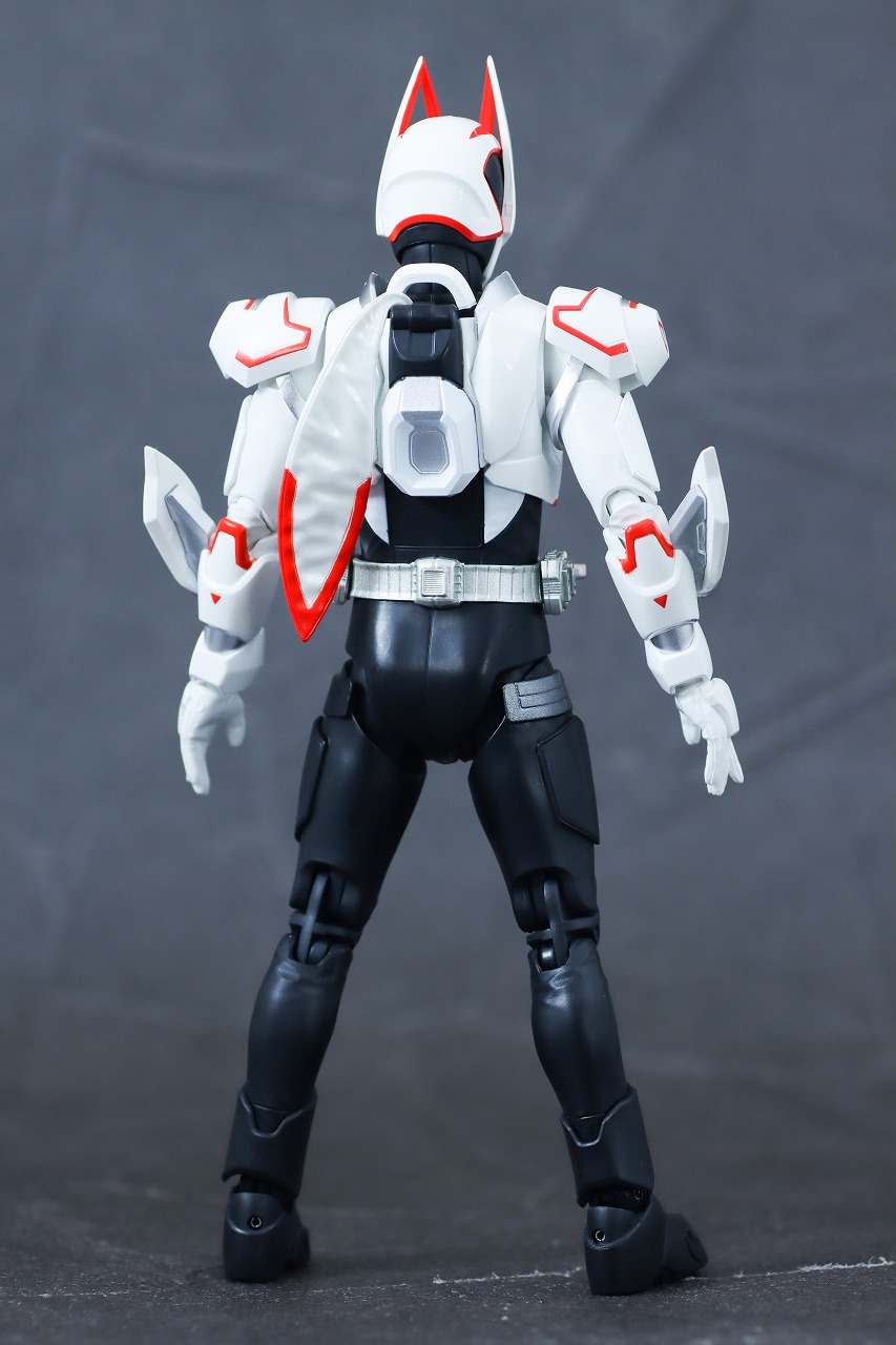 S.H.フィギュアーツ　仮面ライダーギーツ ブーストフォームマークⅢ　レビュー　本体