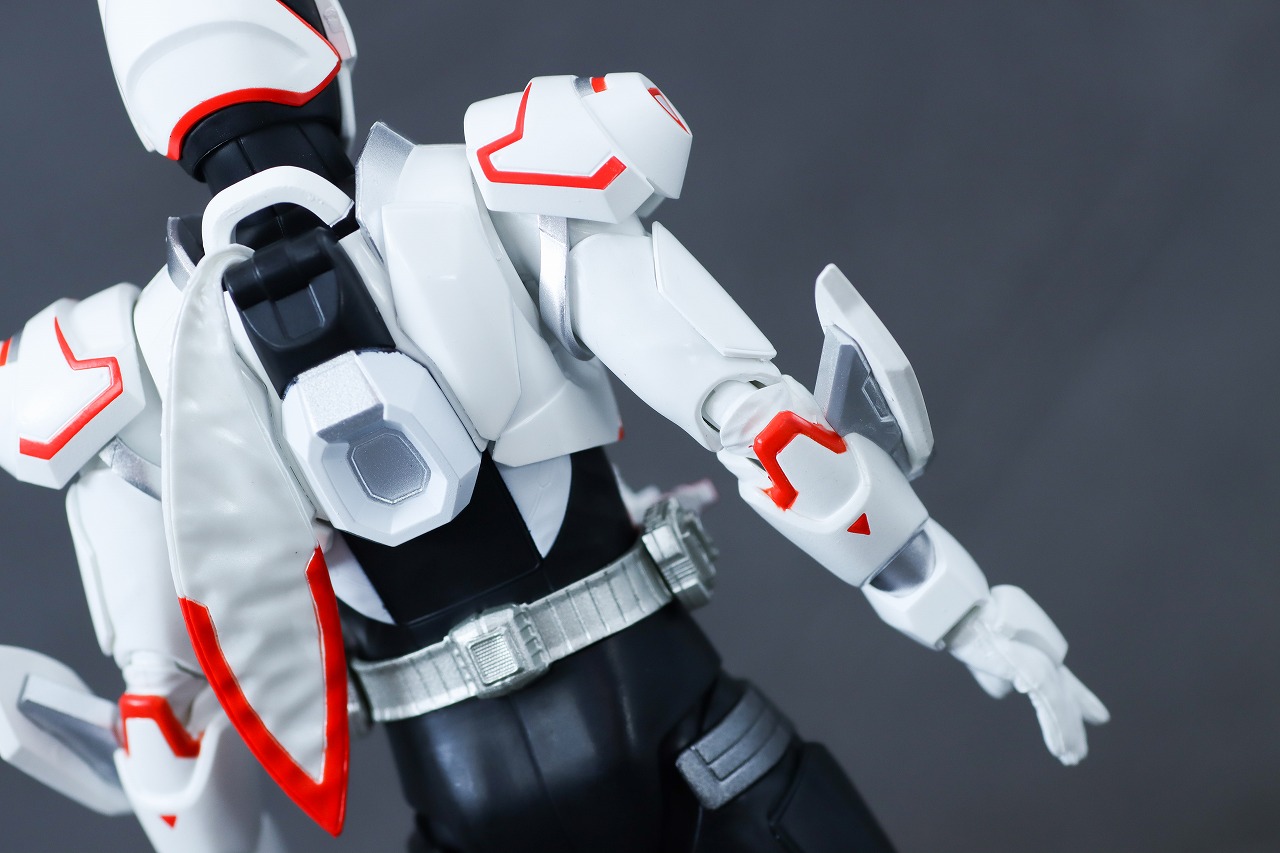 S.H.フィギュアーツ　仮面ライダーギーツ ブーストフォームマークⅢ　レビュー　本体