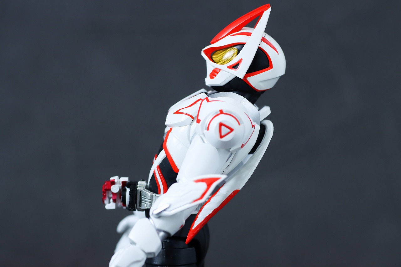 S.H.フィギュアーツ　仮面ライダーギーツ ブーストフォームマークⅢ　レビュー　可動範囲