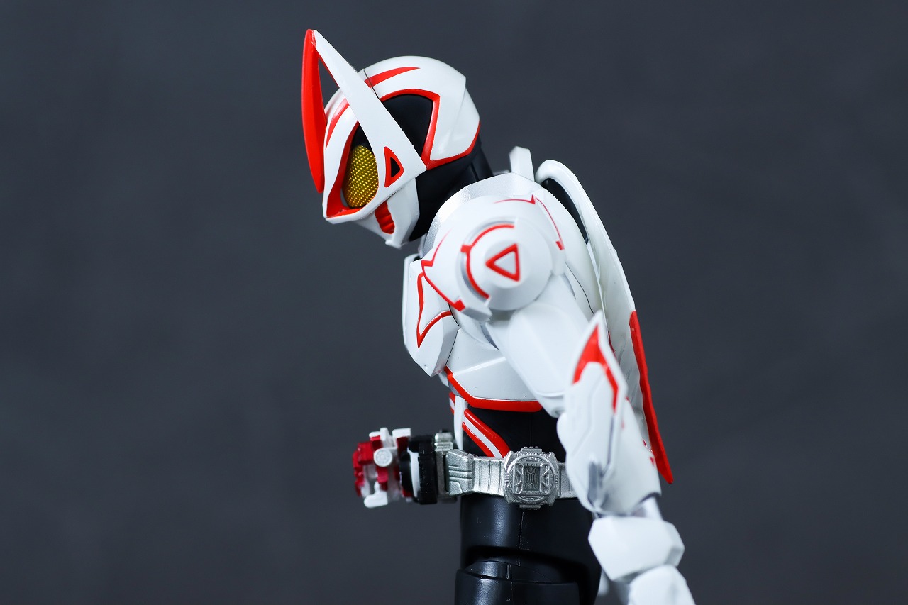 S.H.フィギュアーツ　仮面ライダーギーツ ブーストフォームマークⅢ　レビュー　可動範囲