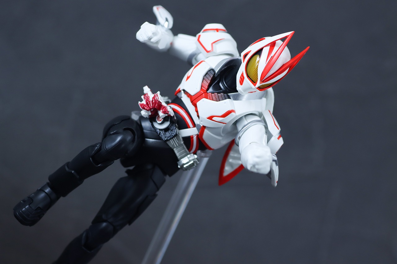 S.H.フィギュアーツ　仮面ライダーギーツ ブーストフォームマークⅢ　レビュー　アクション