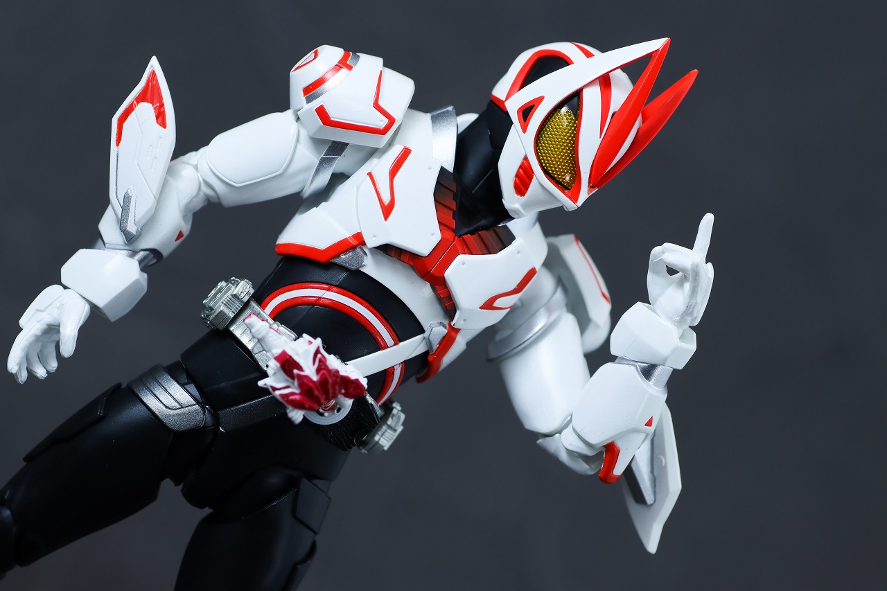S.H.フィギュアーツ　仮面ライダーギーツ ブーストフォームマークⅢ　レビュー　アクション