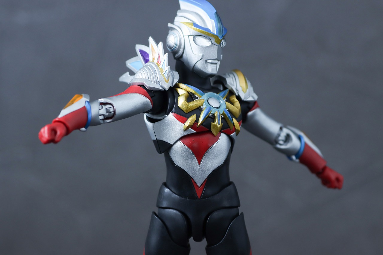 S.H.フィギュアーツ　ウルトラマンオーブ オーブトリニティ　レビュー　可動範囲