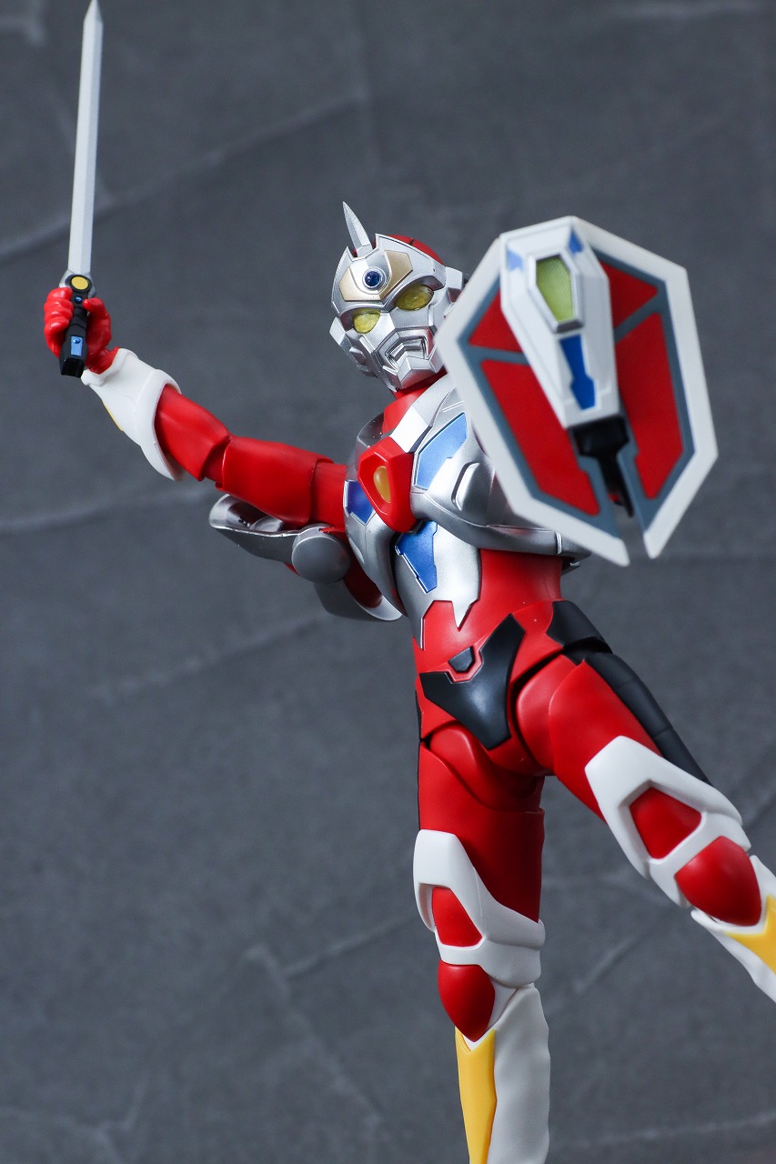 S.H.フィギュアーツ 真骨彫製法　グリッドマン　レビュー　アクション