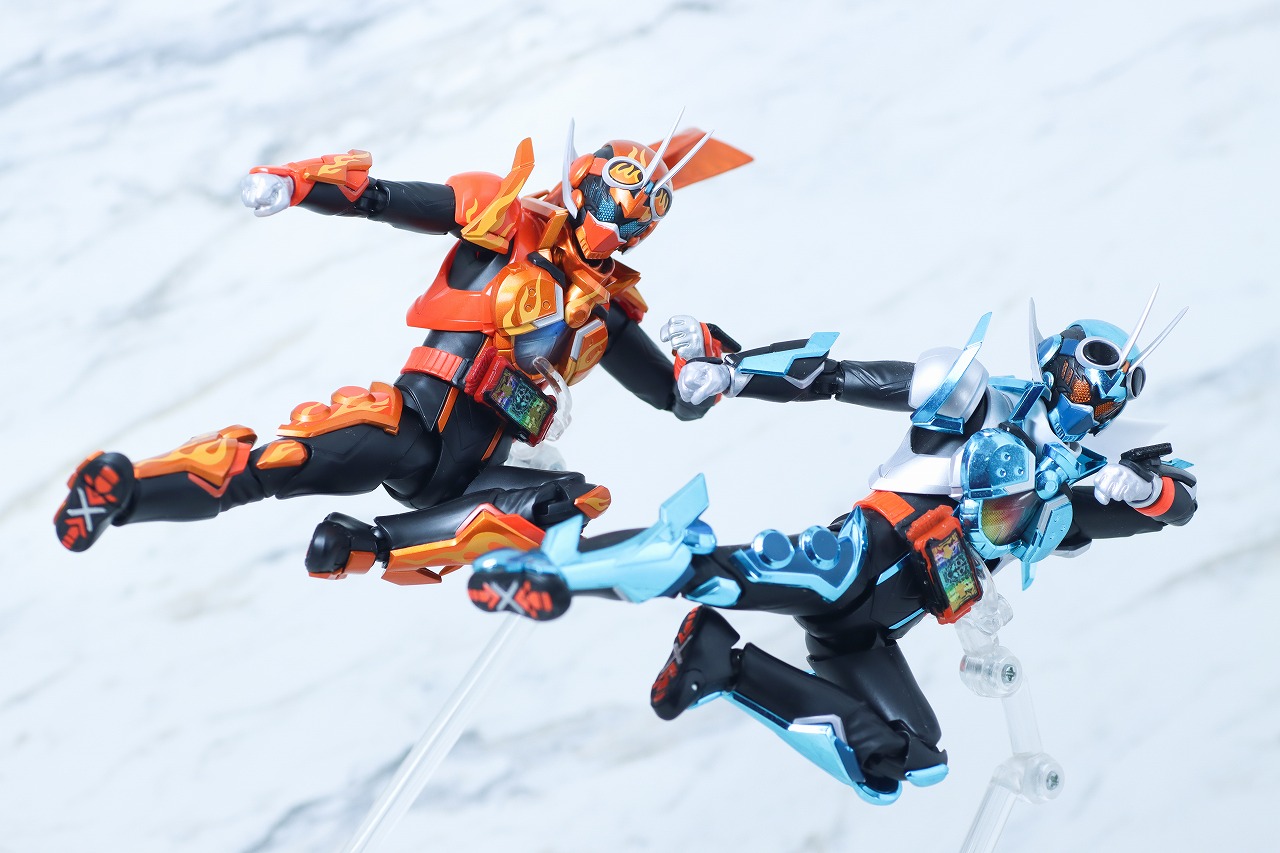 S.H.フィギュアーツ　仮面ライダーガッチャードデイブレイク／ファイヤーガッチャードデイブレイク　レビュー　アクション