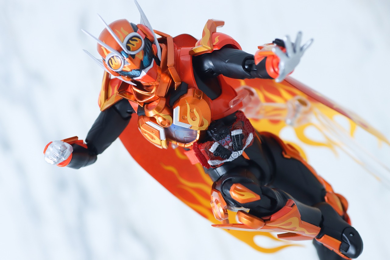 S.H.フィギュアーツ　仮面ライダーガッチャードデイブレイク／ファイヤーガッチャードデイブレイク　レビュー　アクション
