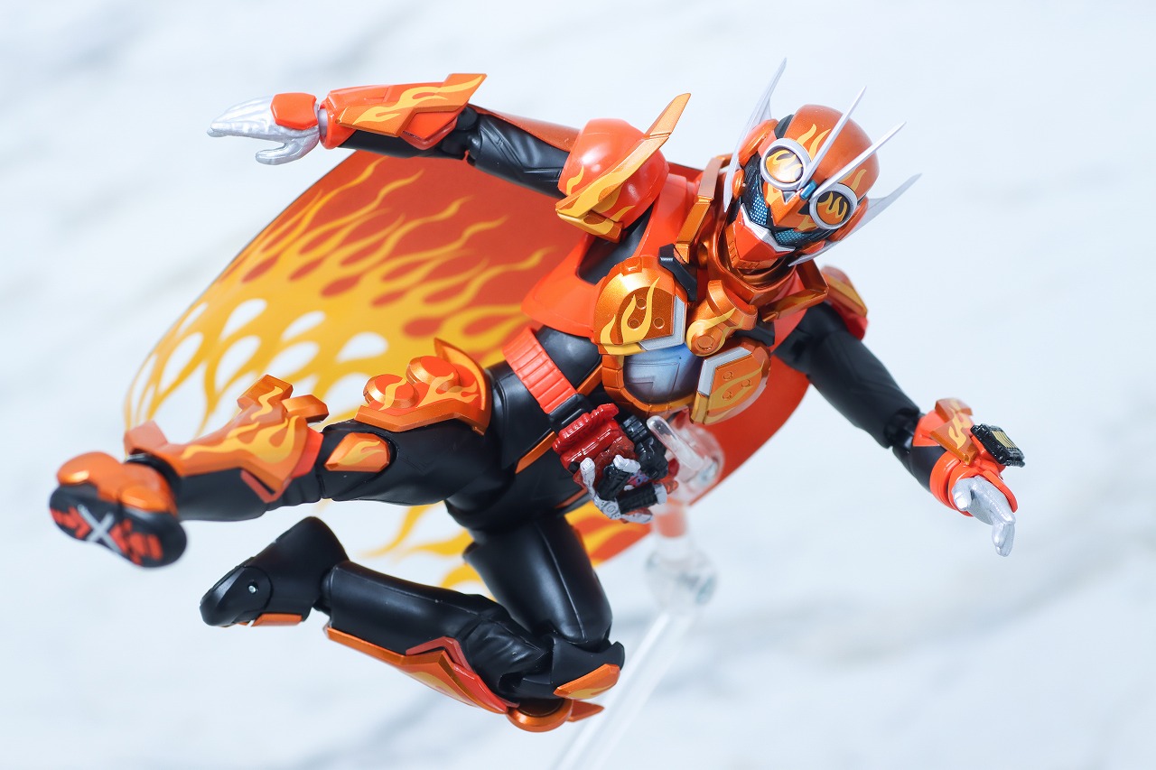 S.H.フィギュアーツ　仮面ライダーガッチャードデイブレイク／ファイヤーガッチャードデイブレイク　レビュー　アクション
