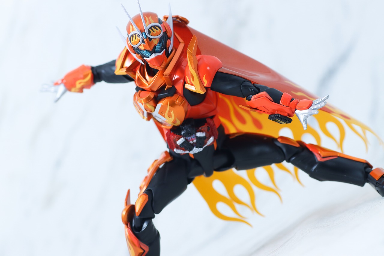 S.H.フィギュアーツ　仮面ライダーガッチャードデイブレイク／ファイヤーガッチャードデイブレイク　レビュー