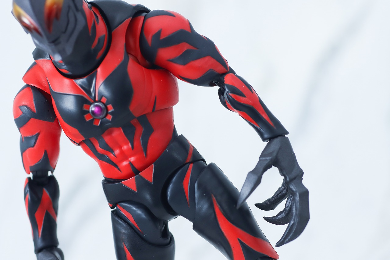 S.H.フィギュアーツ　ウルトラマンベリアル ダークネスヒールズver.　レビュー　本体