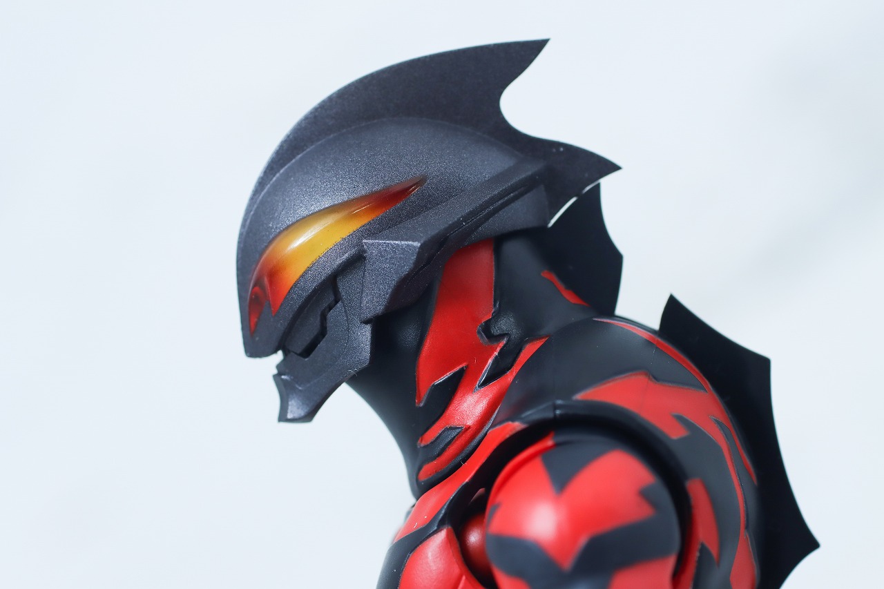 S.H.フィギュアーツ　ウルトラマンベリアル ダークネスヒールズver.　レビュー　本体