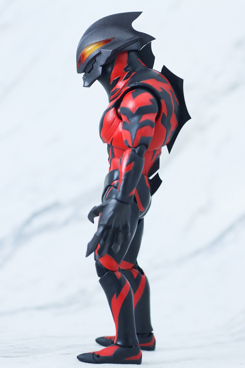S.H.フィギュアーツ　ウルトラマンベリアル ダークネスヒールズver.　レビュー　本体