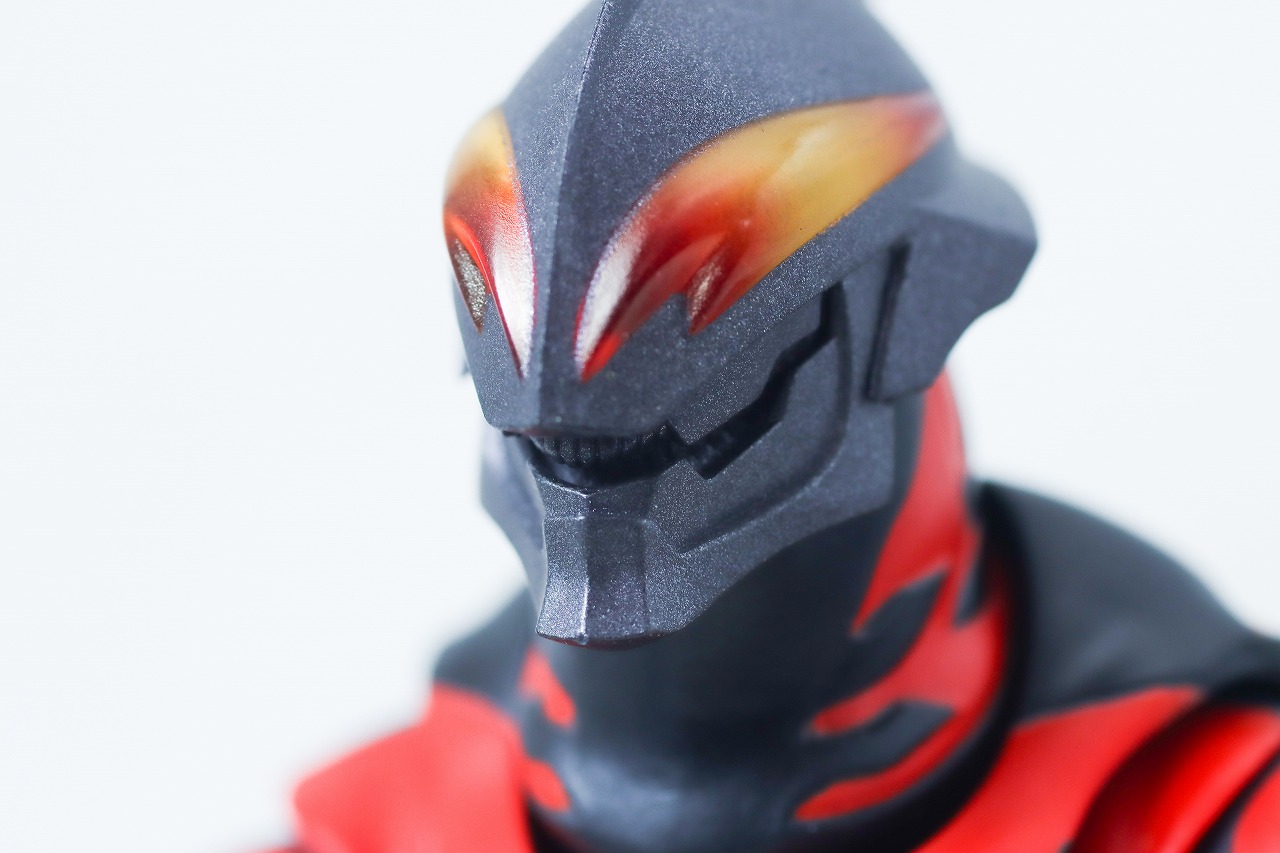 S.H.フィギュアーツ　ウルトラマンベリアル ダークネスヒールズver.　レビュー　本体