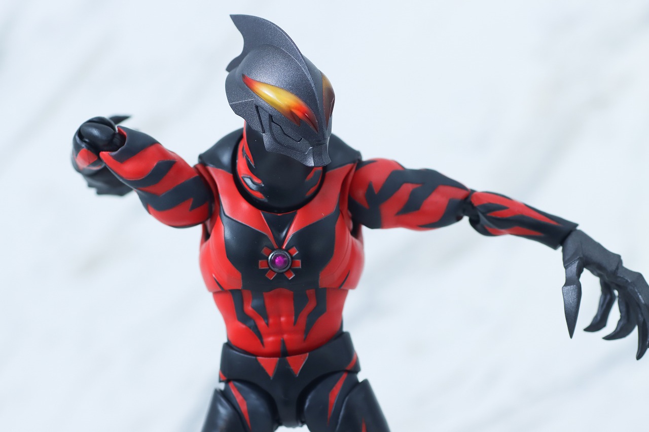 S.H.フィギュアーツ　ウルトラマンベリアル ダークネスヒールズver.　レビュー　可動範囲