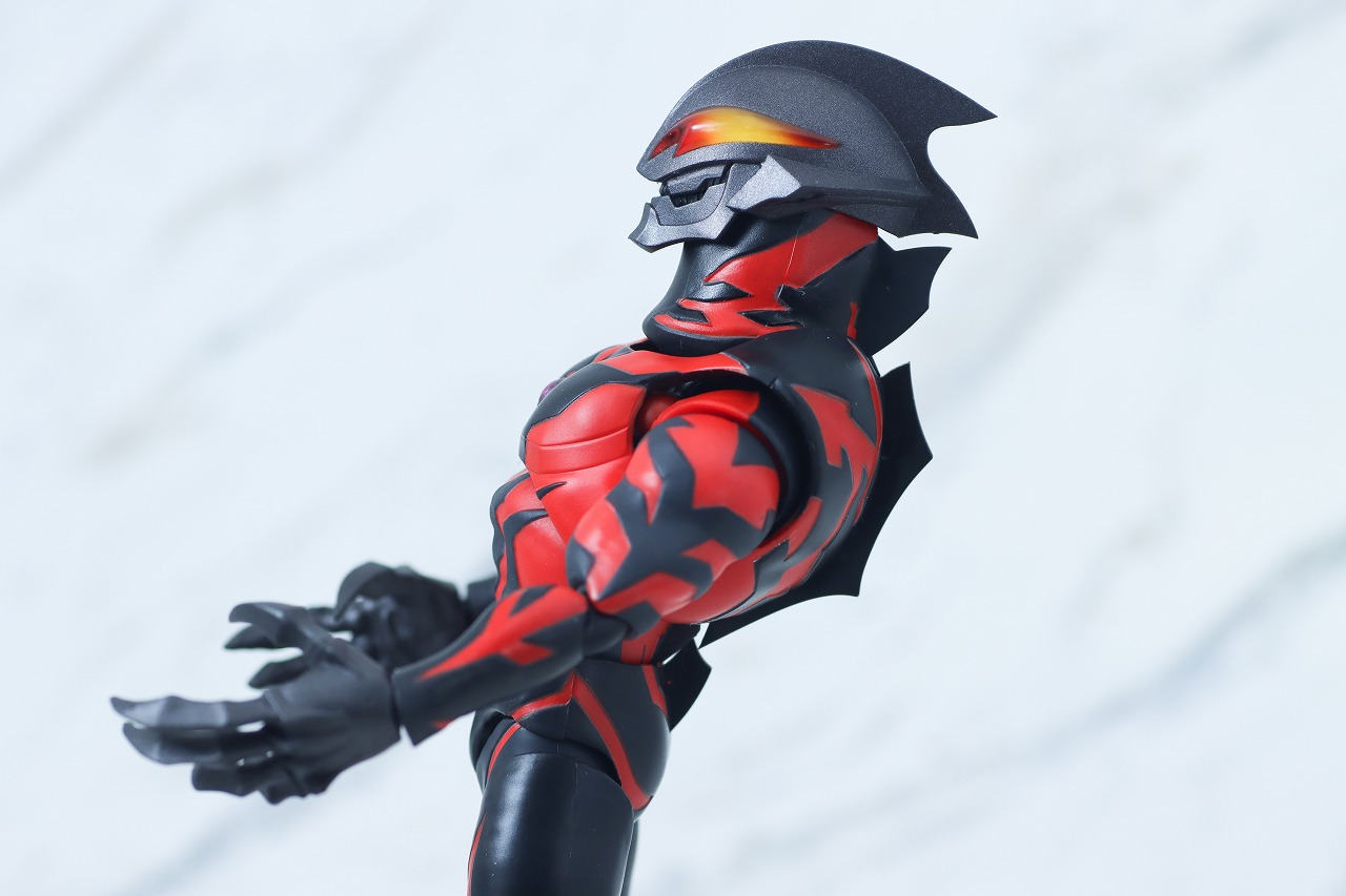 S.H.フィギュアーツ　ウルトラマンベリアル ダークネスヒールズver.　レビュー　可動範囲