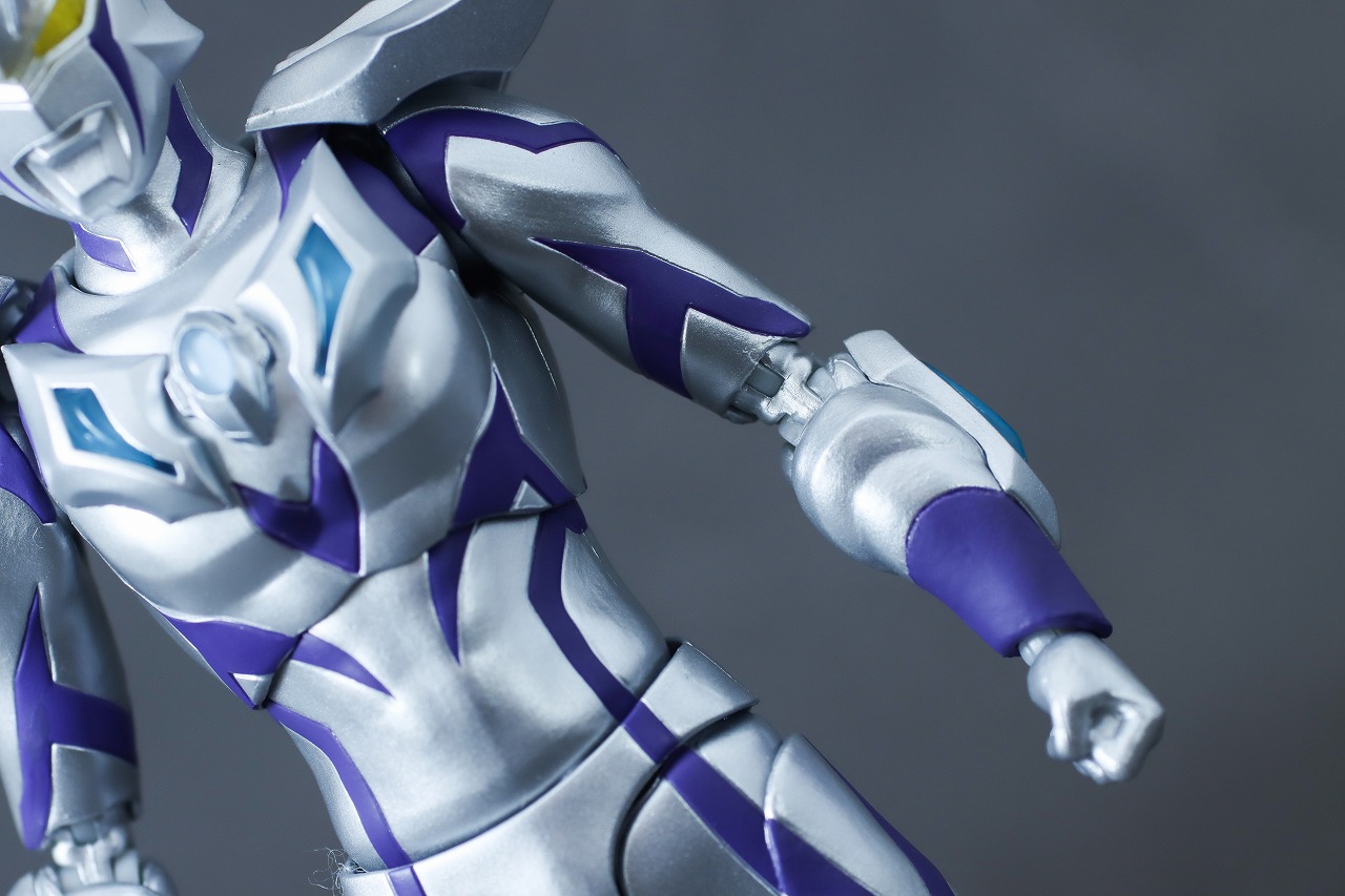 S.H.フィギュアーツ　ウルトラマンゼロビヨンド（ニュージェネ スターズver.）　レビュー　本体