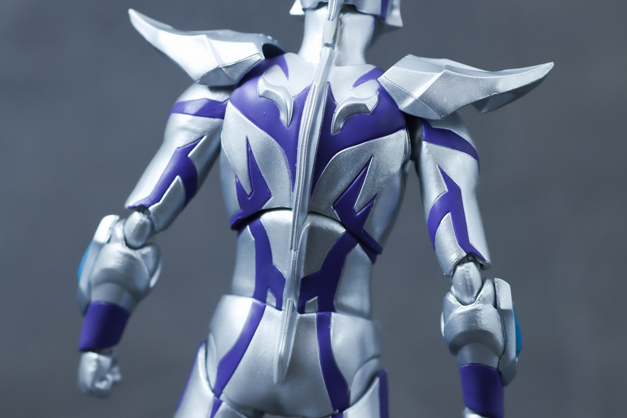 S.H.フィギュアーツ　ウルトラマンゼロビヨンド（ニュージェネ スターズver.）　レビュー　本体