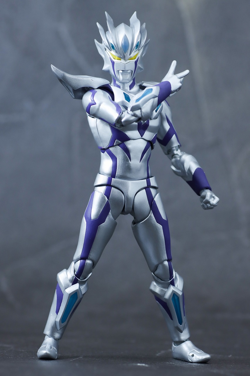 S.H.フィギュアーツ　ウルトラマンゼロビヨンド（ニュージェネ スターズver.）　レビュー　本体