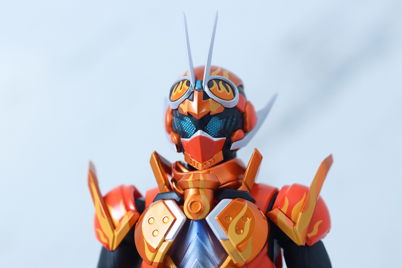S.H.フィギュアーツ　仮面ライダーガッチャードデイブレイク／ファイヤーガッチャードデイブレイク　レビュー　本体