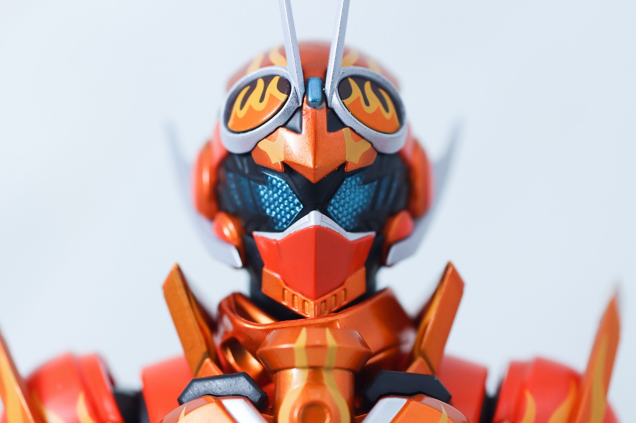 S.H.フィギュアーツ　仮面ライダーガッチャードデイブレイク／ファイヤーガッチャードデイブレイク　レビュー　本体
