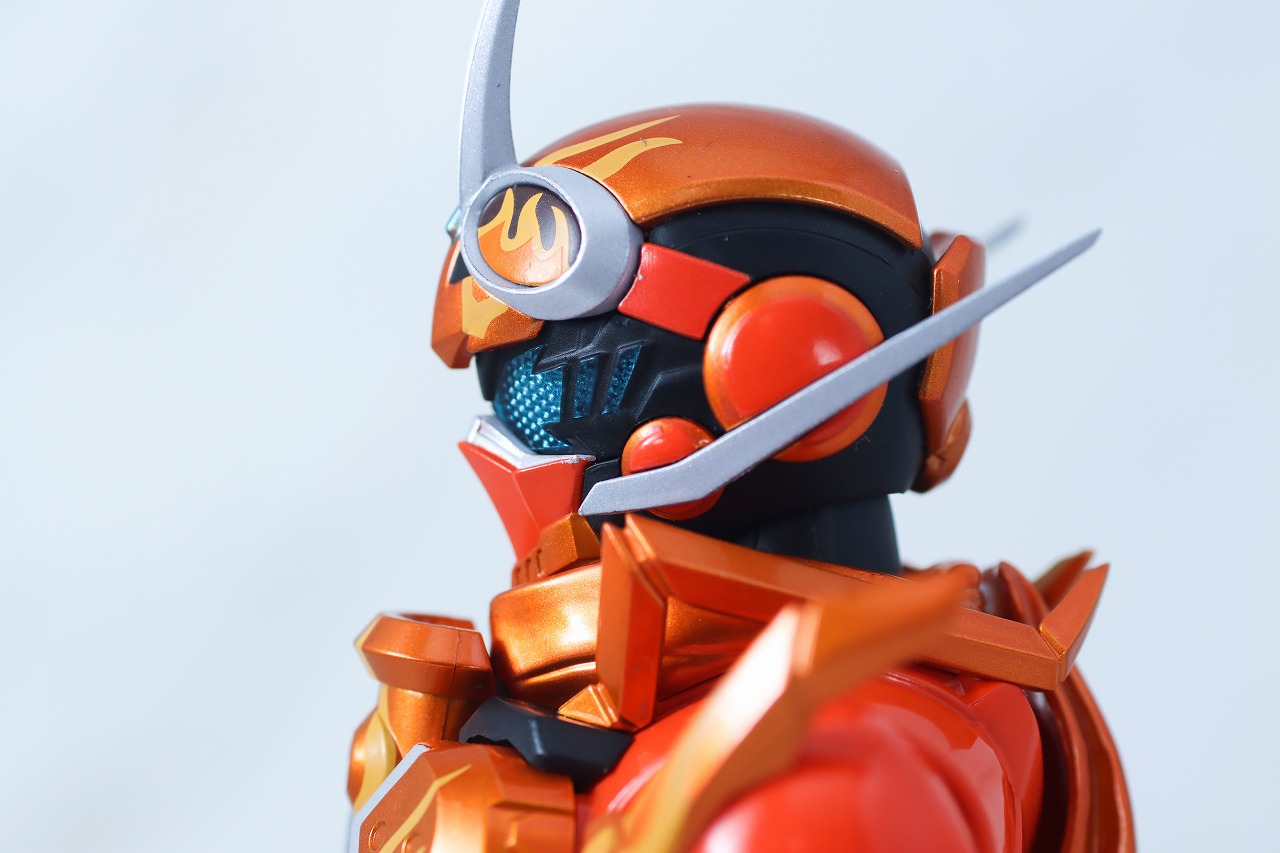 S.H.フィギュアーツ　仮面ライダーガッチャードデイブレイク／ファイヤーガッチャードデイブレイク　レビュー　本体